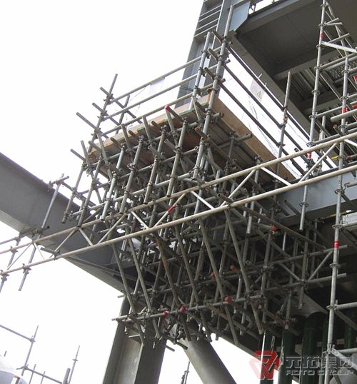 移動(dòng)腳手架需要哪些配件？